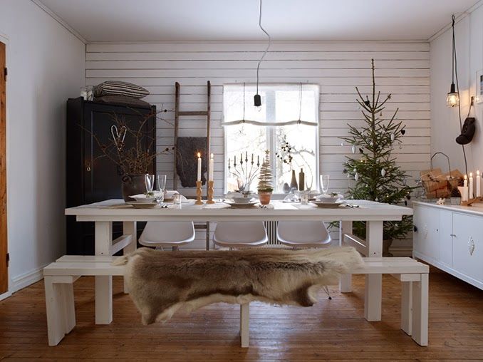 skandynawskie święta,święta z choinką w stylu skandynawskim,wiejski styl świąt,dekoracje świąteczne z choinką