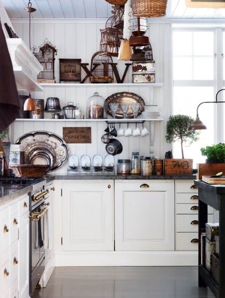 rustykalne kuchnie,skandynawskie kuchnie,półki w kuchni,wnęka na półki,wnęka kuchenna z półkami,jak zabudowac półki w kuchni,piękne półki w kuchni