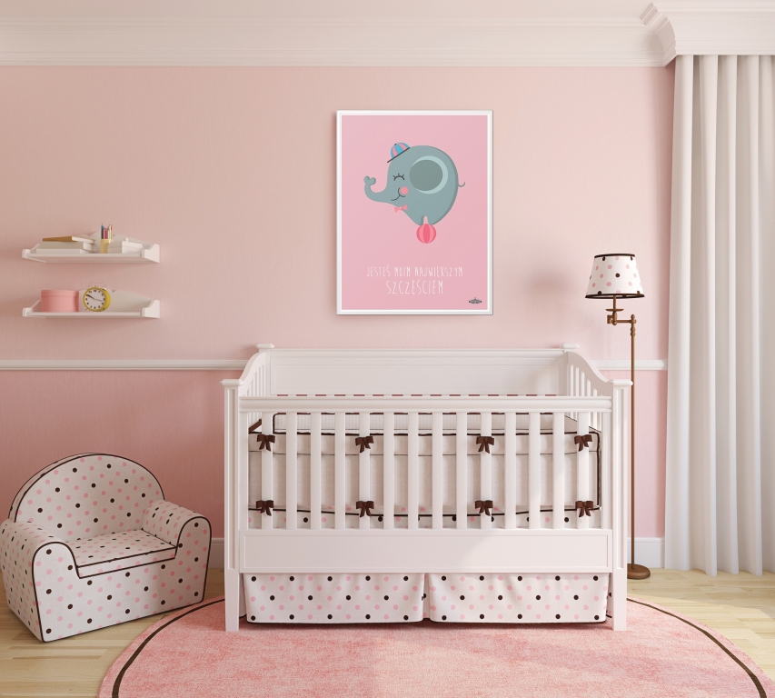różowy plakat w pokoju dziecięcym
