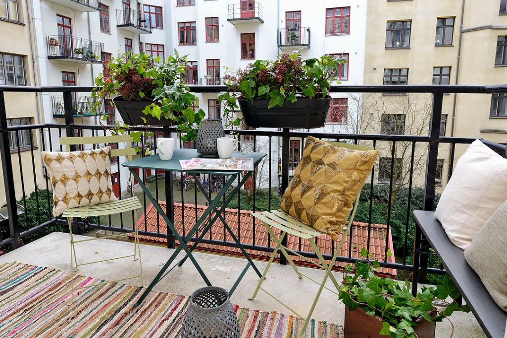 aranżacja balkonu w stylu skandynawskim