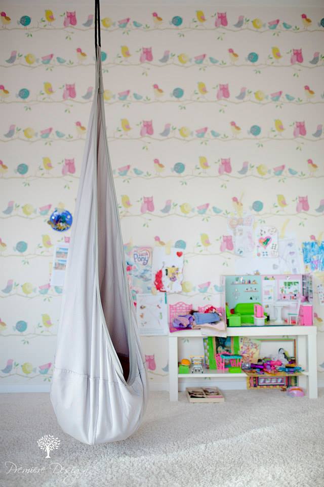 kolorowa tapeta w pokoju dla dziecka