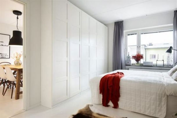 skandynawska sypialnia,sypialnia w skandynawskijm stylu,biała sypialnia,funkcjonalna sypialnia,skandynawski styl