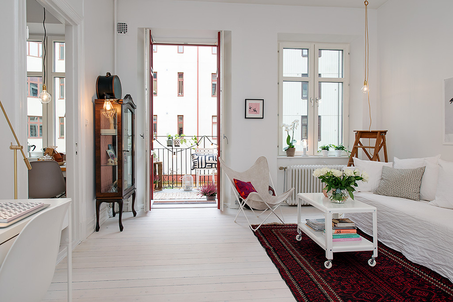biały salon w stylu skandynawskim