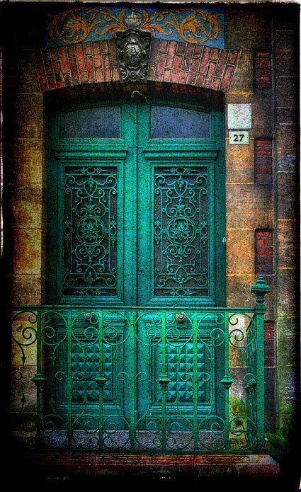 turkusowe drzwi