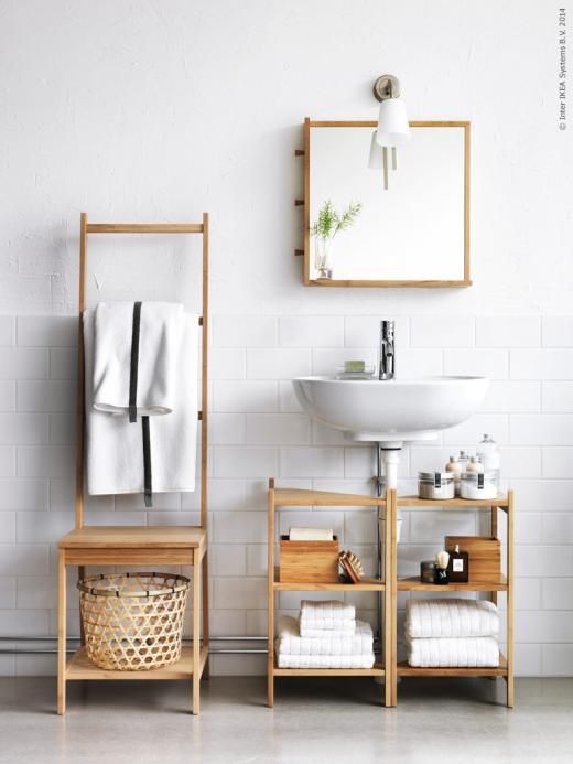 łazienka z drabiną,drewniana drabina i półki w białej łazience,drabina z drewna w aranżacji łazienki,jak urządzić łazienkę z drewnianą drabiną,zdjęcia z drabiną w aranżacji łazienki