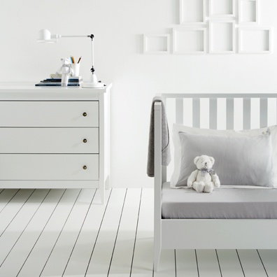biały pokój dla dziecka
